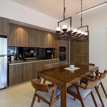 By The Sea Beach Front Apartment บาตูเฟอริงกี ภายนอก รูปภาพ