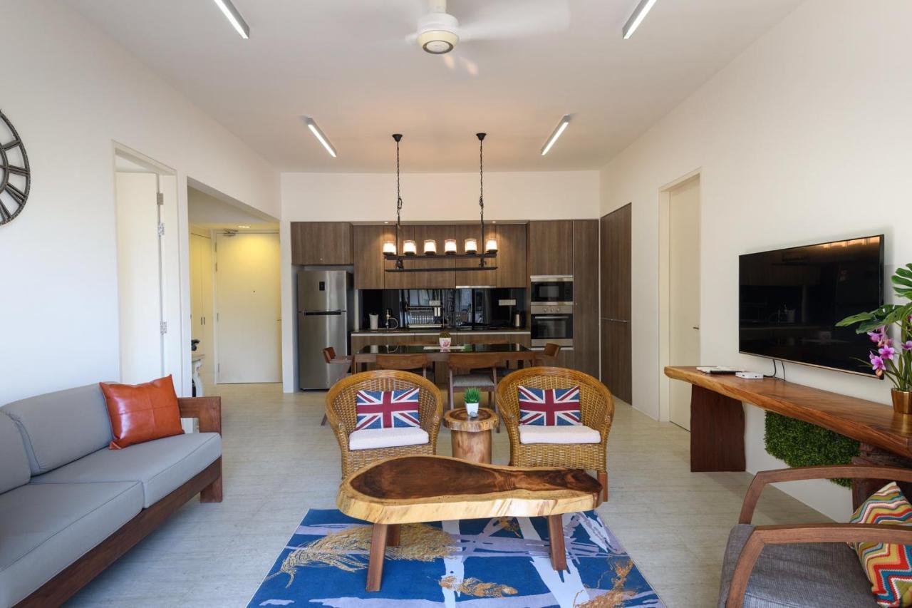 By The Sea Beach Front Apartment บาตูเฟอริงกี ภายนอก รูปภาพ