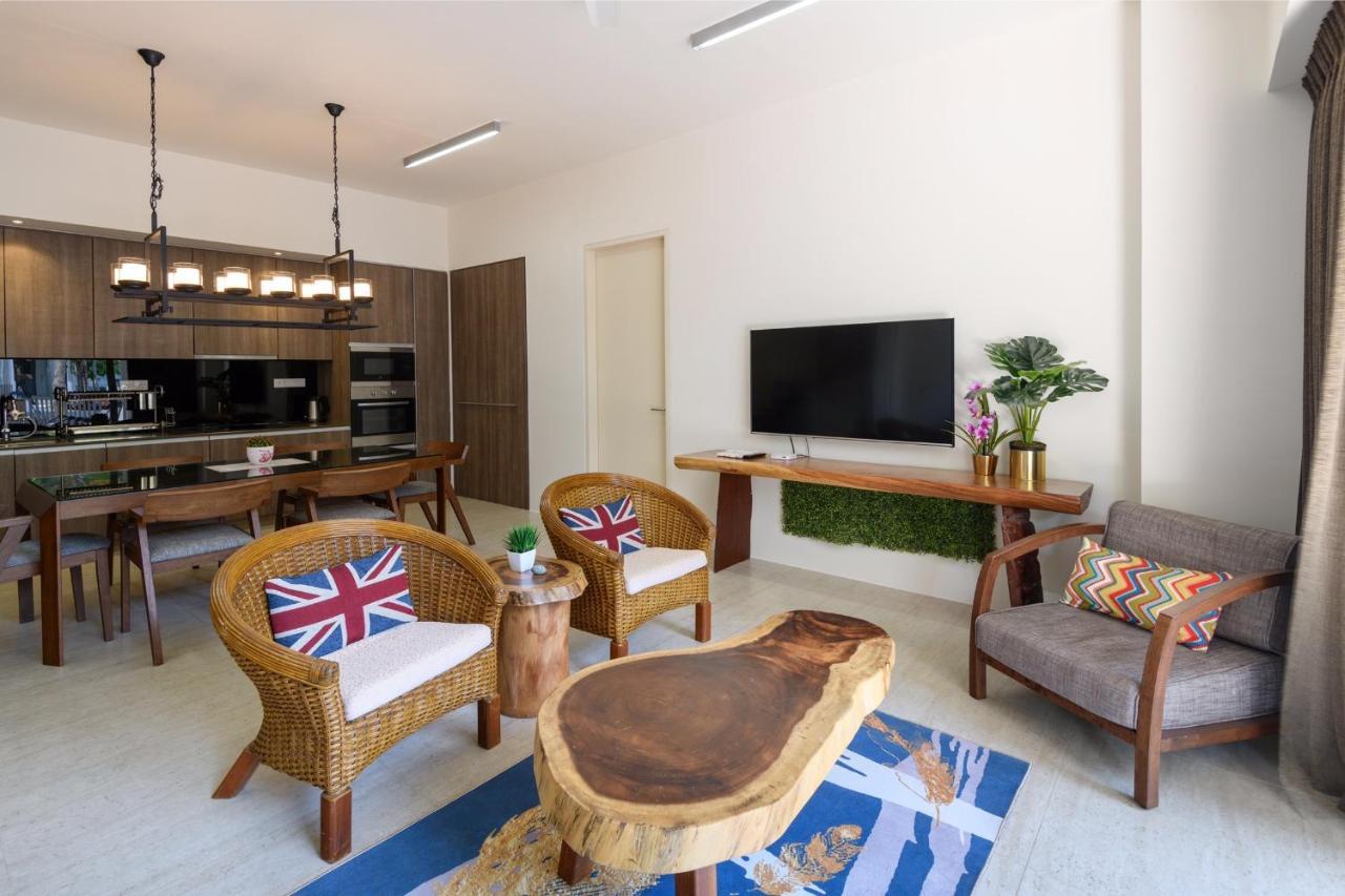 By The Sea Beach Front Apartment บาตูเฟอริงกี ภายนอก รูปภาพ