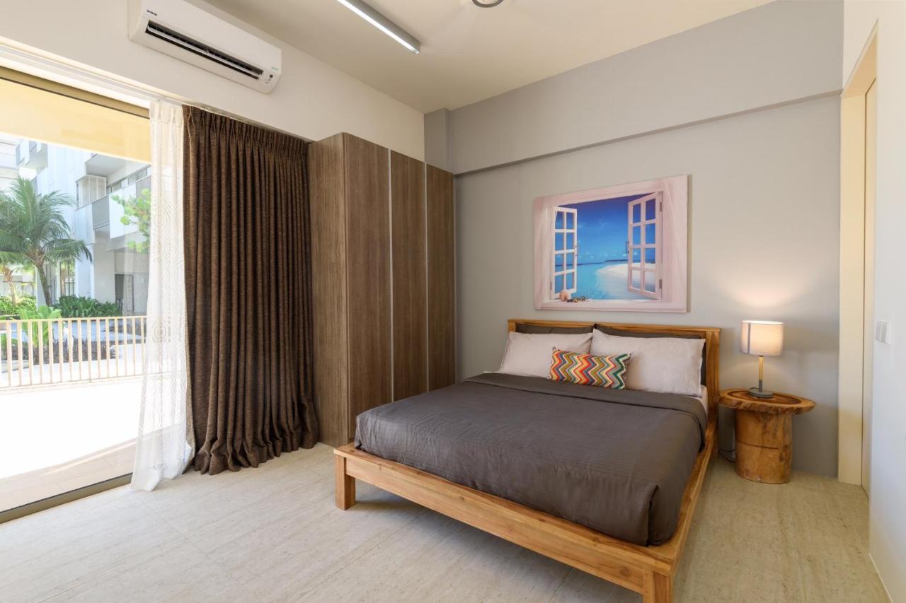 By The Sea Beach Front Apartment บาตูเฟอริงกี ภายนอก รูปภาพ