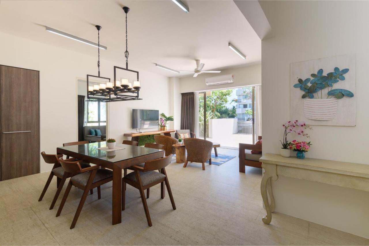By The Sea Beach Front Apartment บาตูเฟอริงกี ภายนอก รูปภาพ