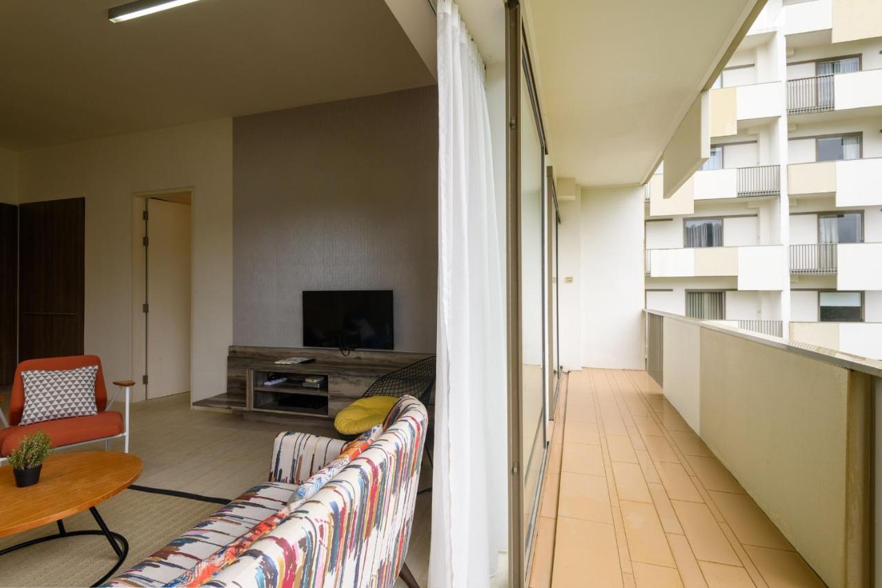 By The Sea Beach Front Apartment บาตูเฟอริงกี ภายนอก รูปภาพ
