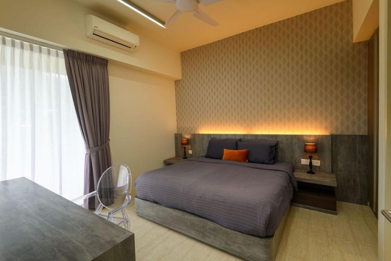 By The Sea Beach Front Apartment บาตูเฟอริงกี ภายนอก รูปภาพ