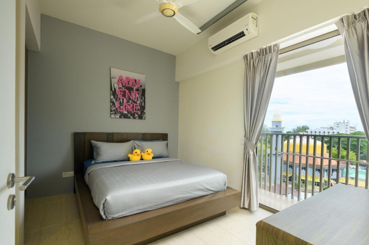 By The Sea Beach Front Apartment บาตูเฟอริงกี ภายนอก รูปภาพ