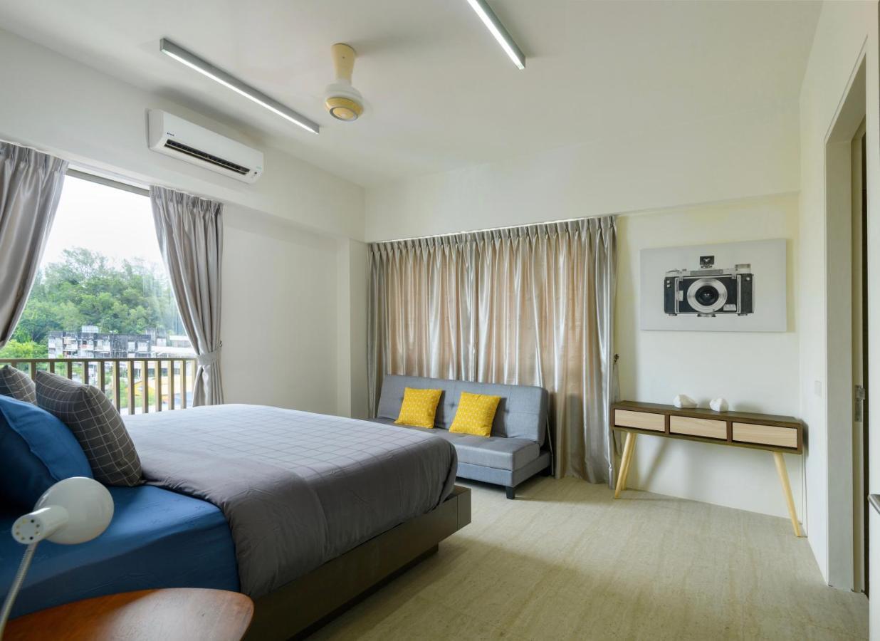 By The Sea Beach Front Apartment บาตูเฟอริงกี ภายนอก รูปภาพ