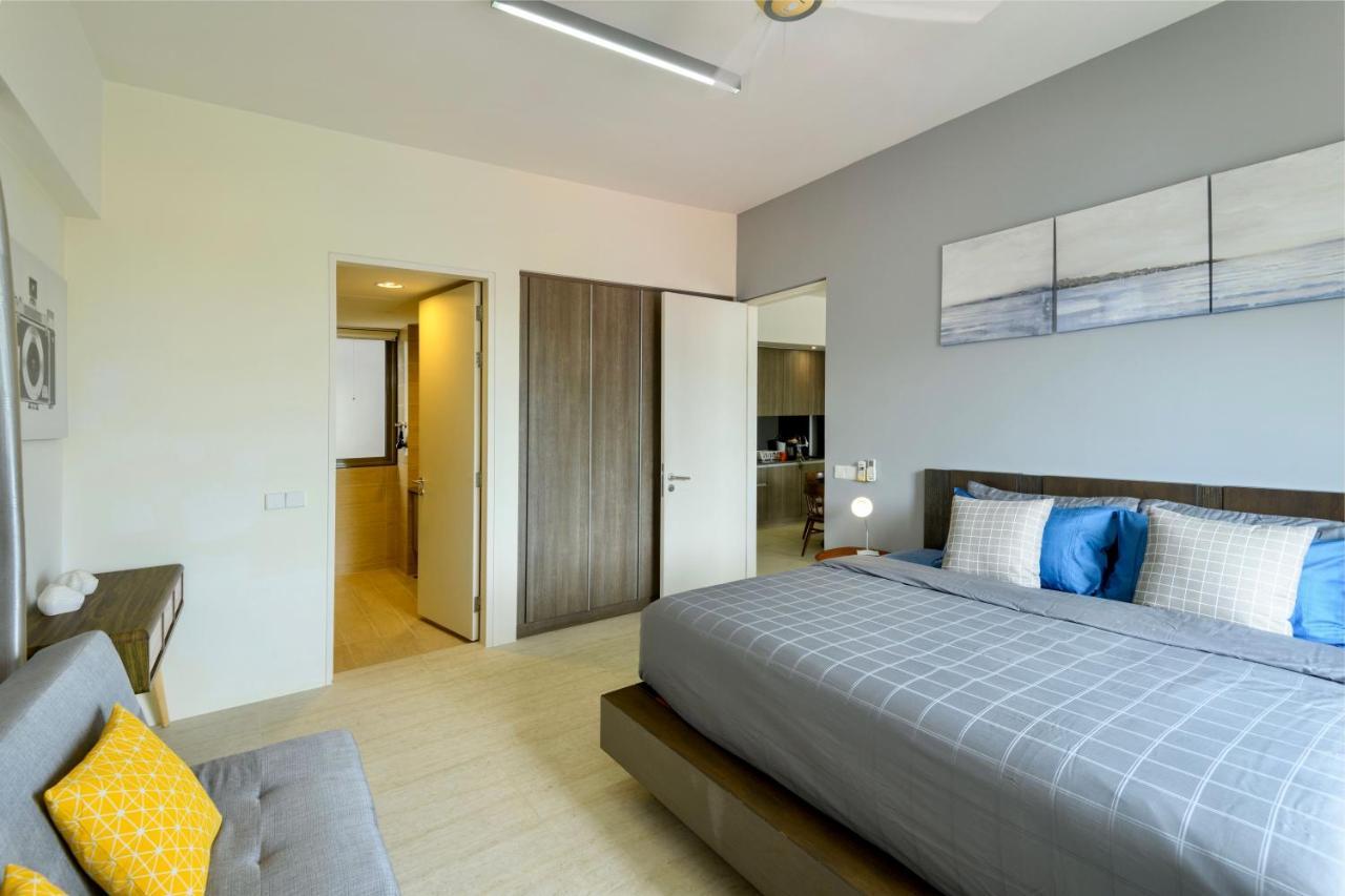 By The Sea Beach Front Apartment บาตูเฟอริงกี ภายนอก รูปภาพ