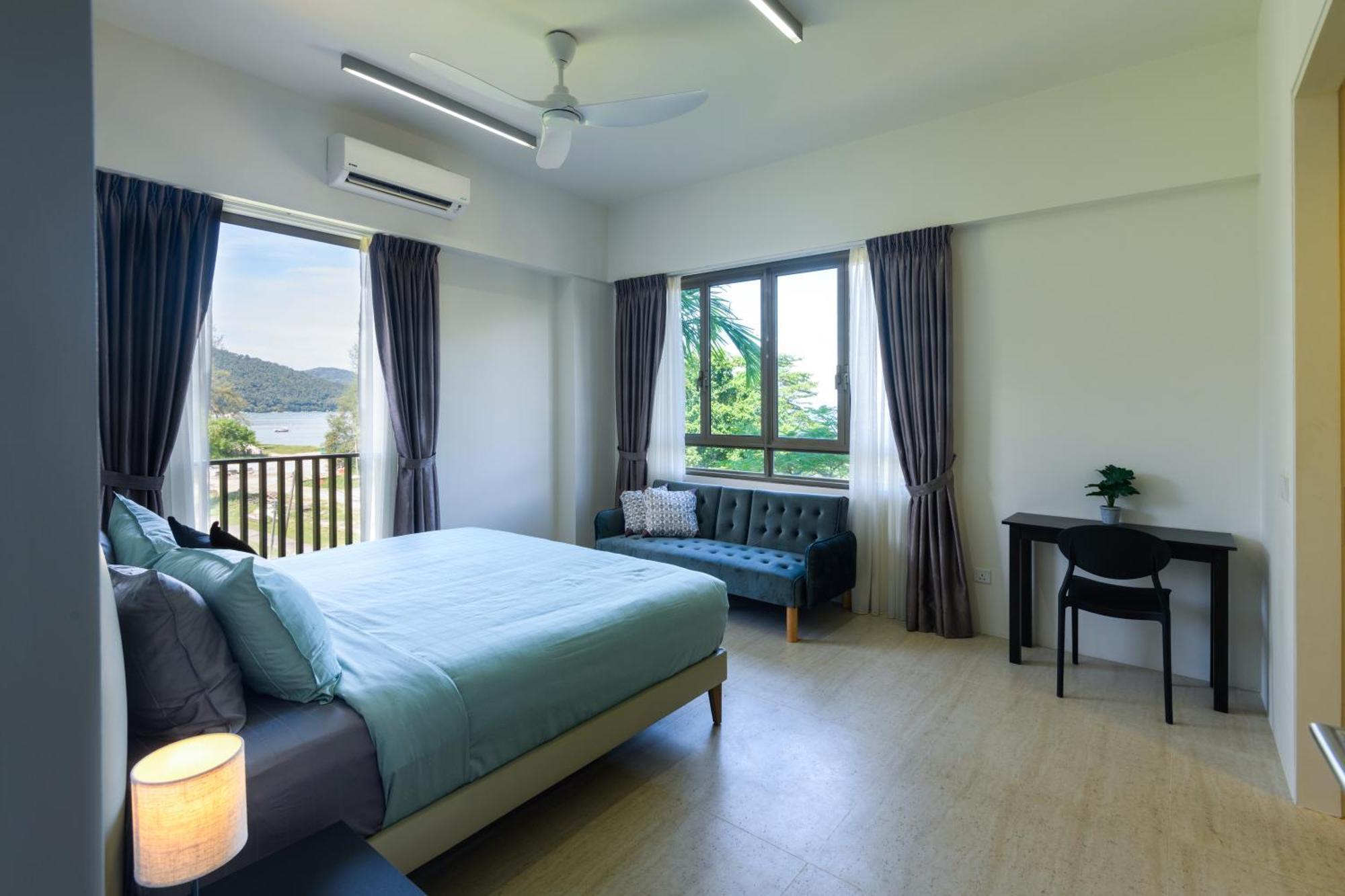 By The Sea Beach Front Apartment บาตูเฟอริงกี ภายนอก รูปภาพ