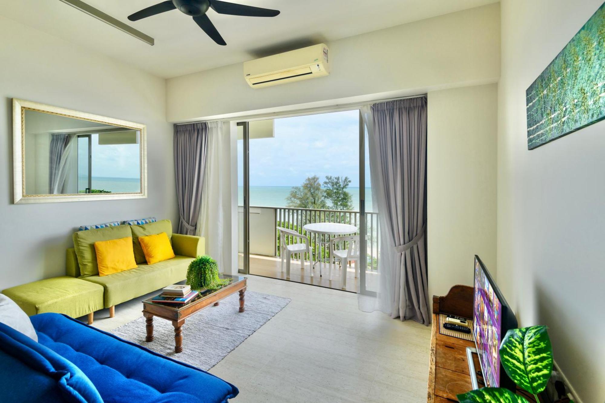 By The Sea Beach Front Apartment บาตูเฟอริงกี ภายนอก รูปภาพ