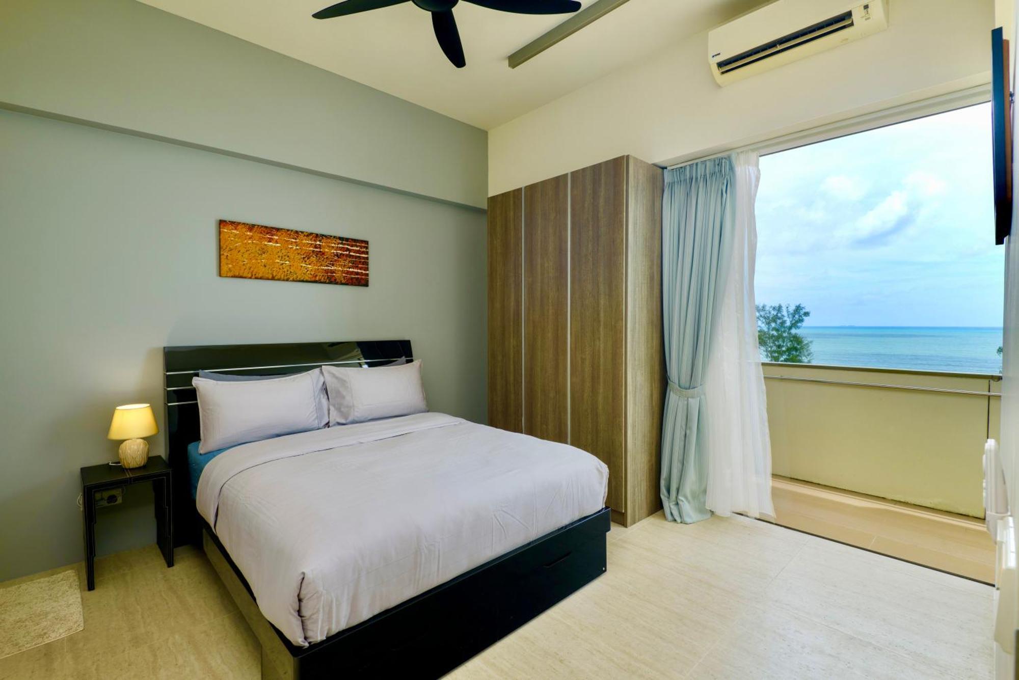 By The Sea Beach Front Apartment บาตูเฟอริงกี ภายนอก รูปภาพ