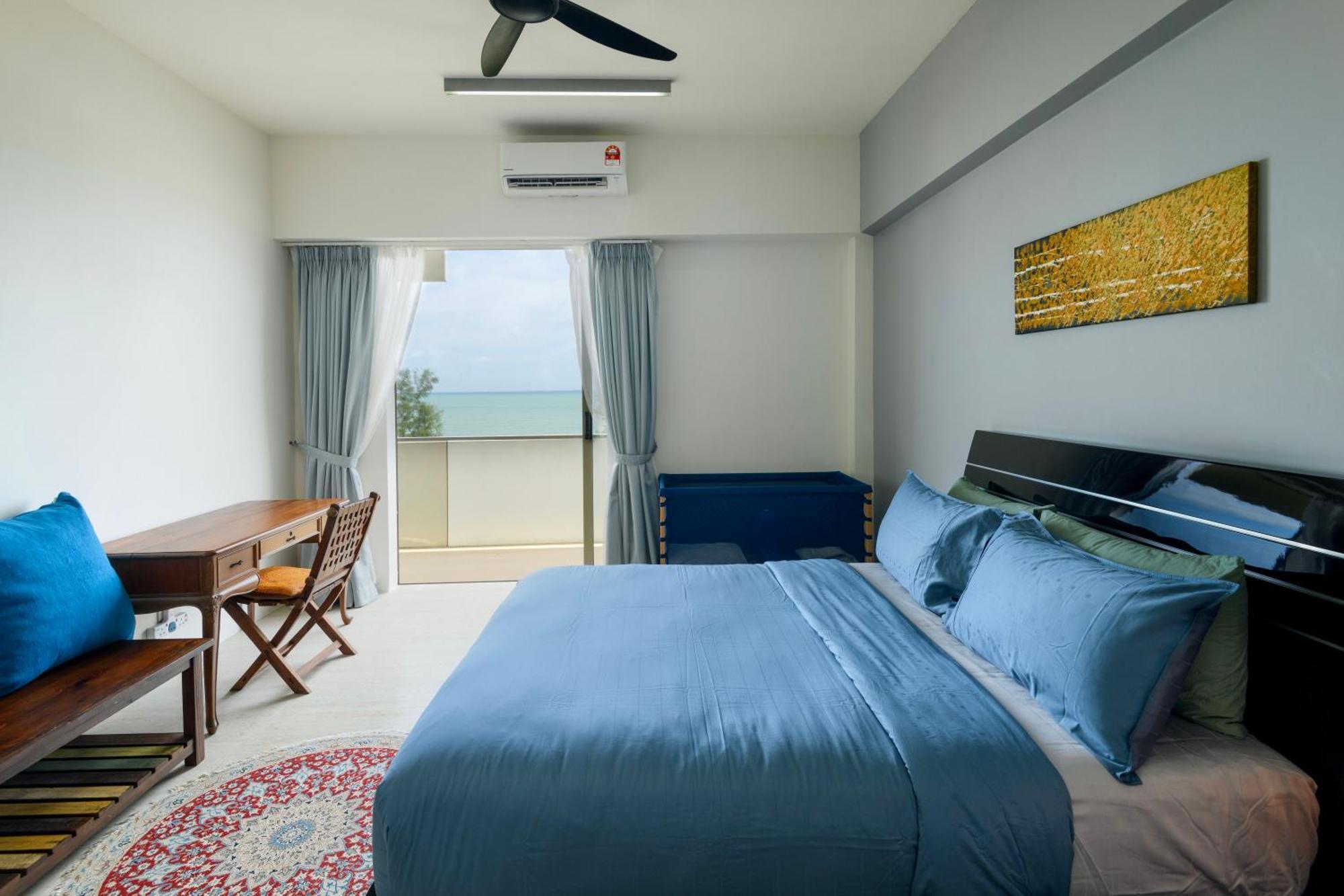 By The Sea Beach Front Apartment บาตูเฟอริงกี ภายนอก รูปภาพ