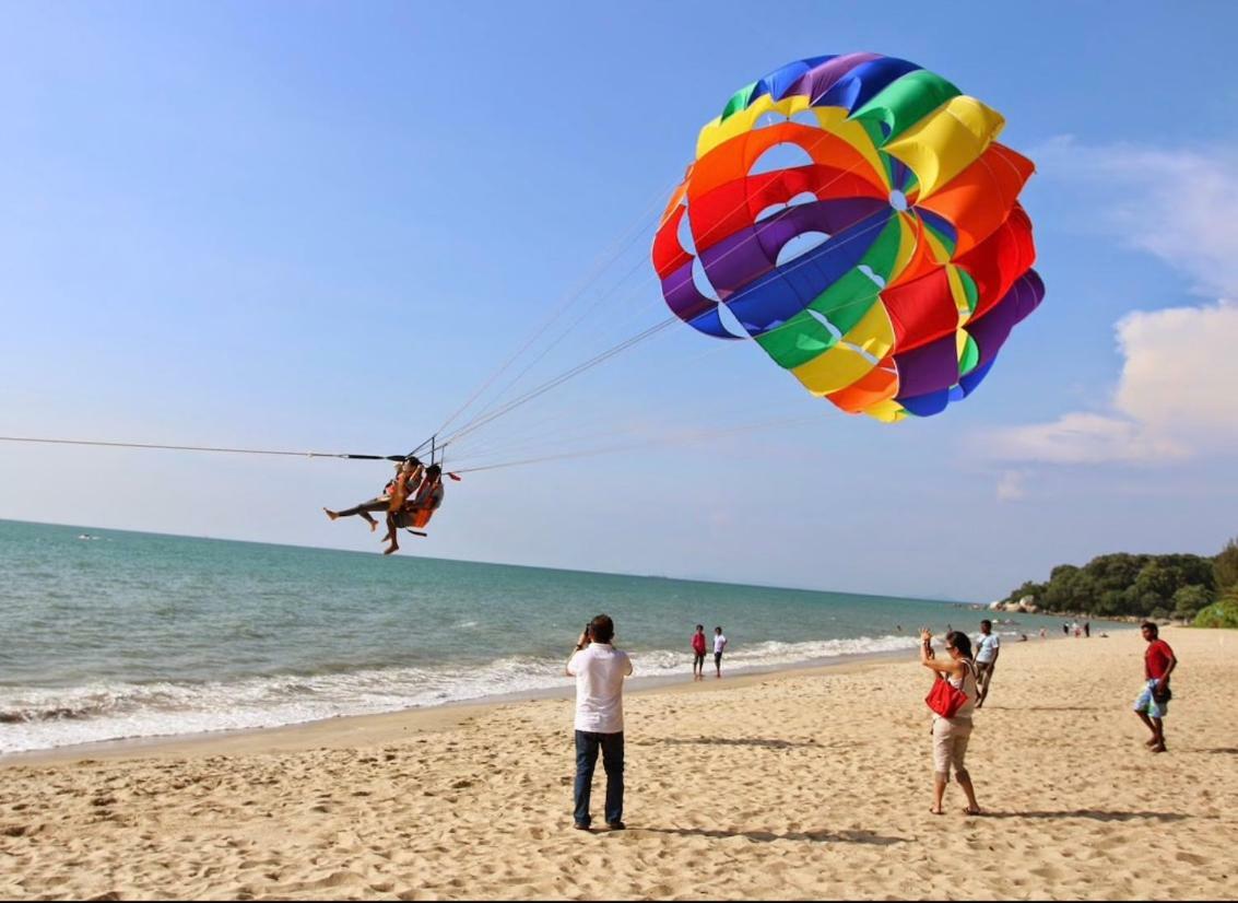 By The Sea Beach Front Apartment บาตูเฟอริงกี ภายนอก รูปภาพ