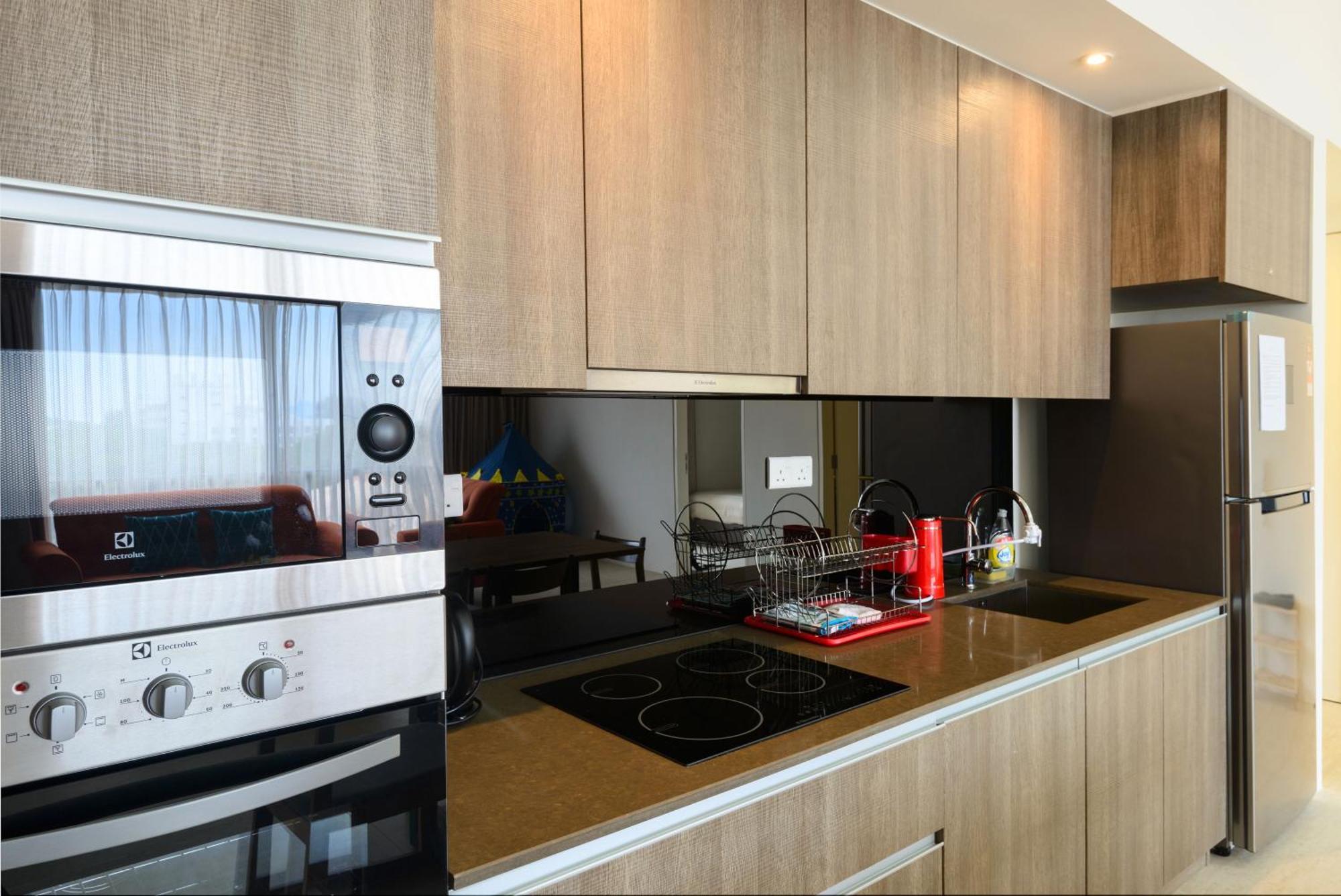 By The Sea Beach Front Apartment บาตูเฟอริงกี ภายนอก รูปภาพ