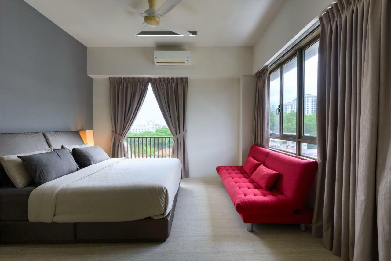 By The Sea Beach Front Apartment บาตูเฟอริงกี ภายนอก รูปภาพ