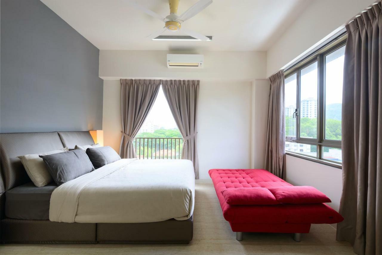 By The Sea Beach Front Apartment บาตูเฟอริงกี ภายนอก รูปภาพ