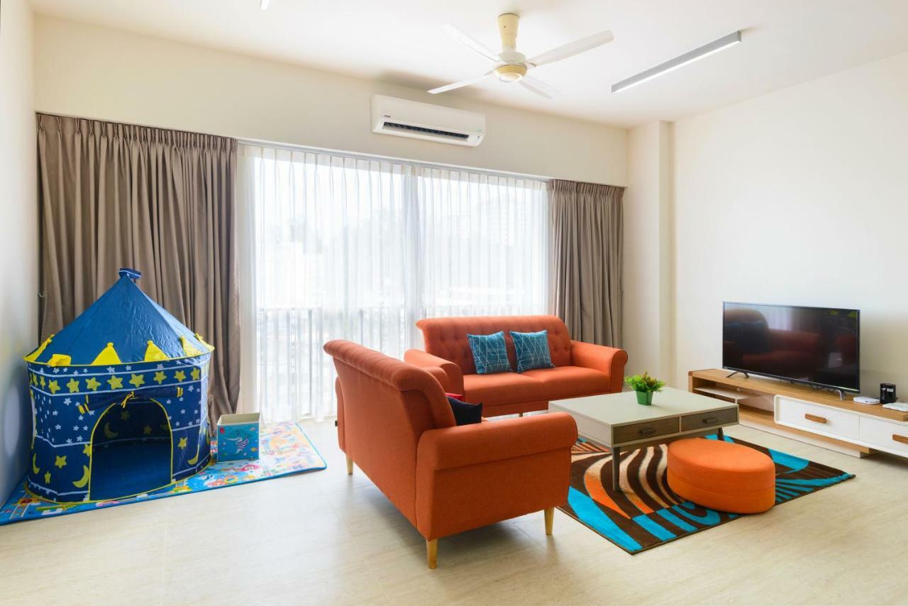 By The Sea Beach Front Apartment บาตูเฟอริงกี ภายนอก รูปภาพ