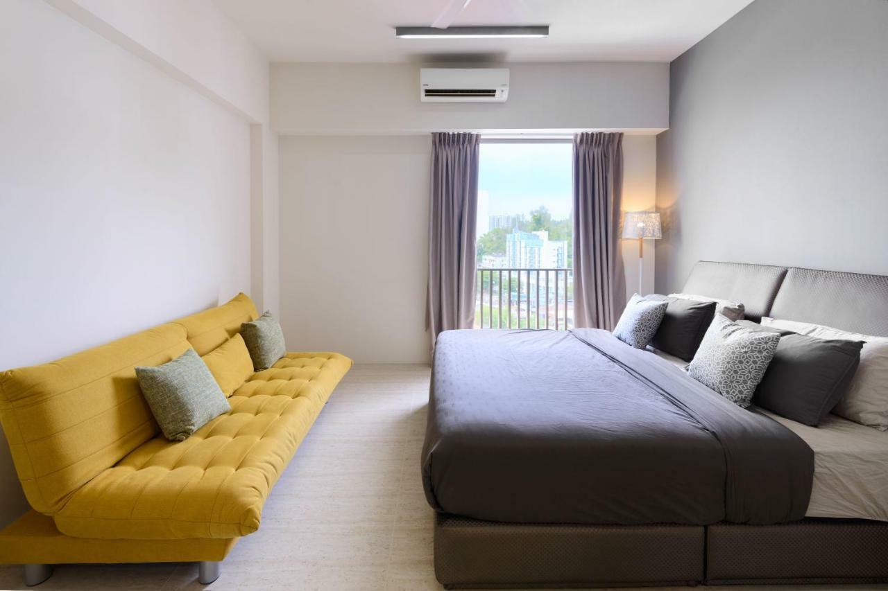 By The Sea Beach Front Apartment บาตูเฟอริงกี ภายนอก รูปภาพ