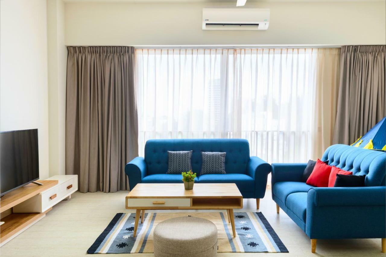 By The Sea Beach Front Apartment บาตูเฟอริงกี ภายนอก รูปภาพ