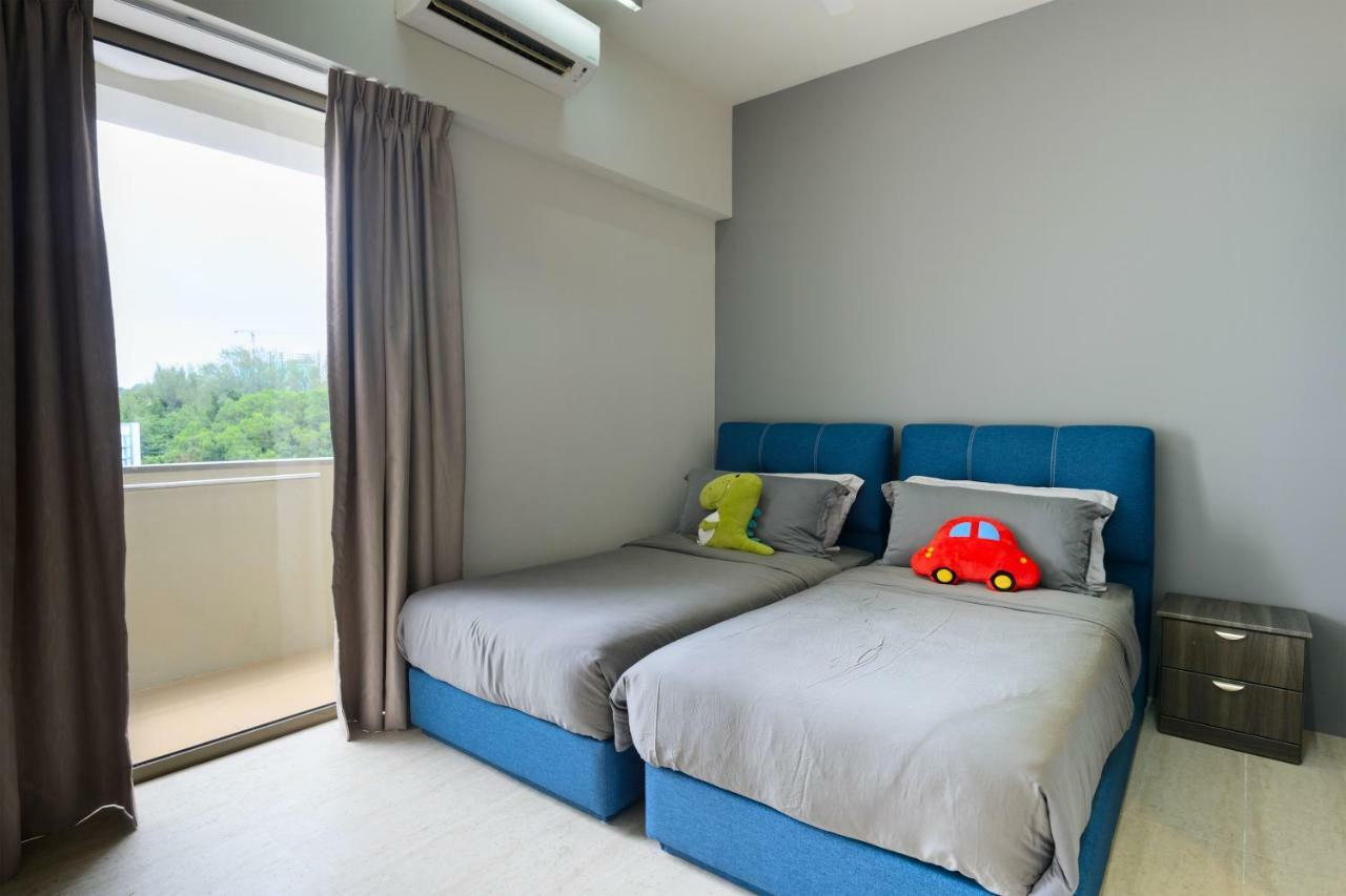 By The Sea Beach Front Apartment บาตูเฟอริงกี ภายนอก รูปภาพ